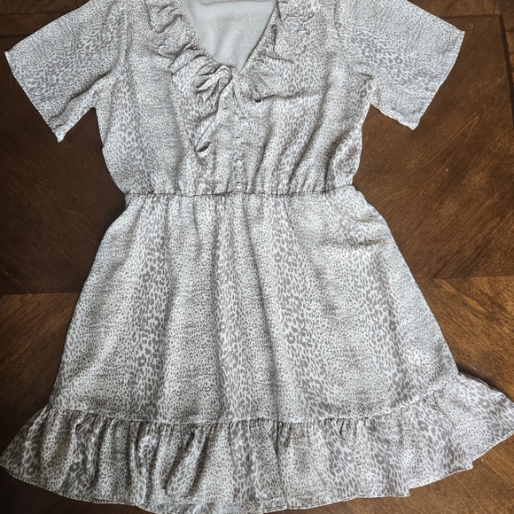 Buddy Love Cream With Animal Print Ruffle Dress.Size L - Picture 2 of 8